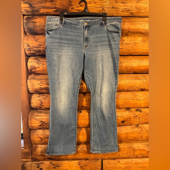Old Navy Denim - Old Navy size 22 mid rise kicker boot cut stretchy Jeans